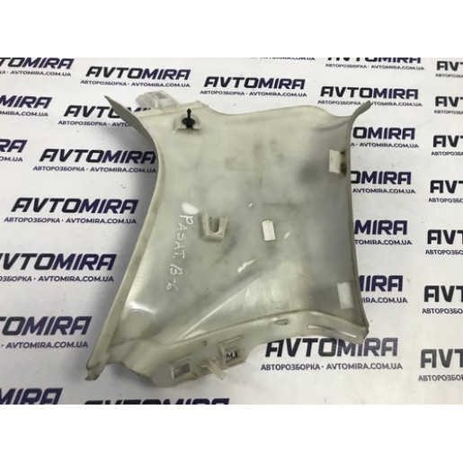 Накладка задньої стійки права VW Passat B6 Wagon 2005-2010 3C9867246D